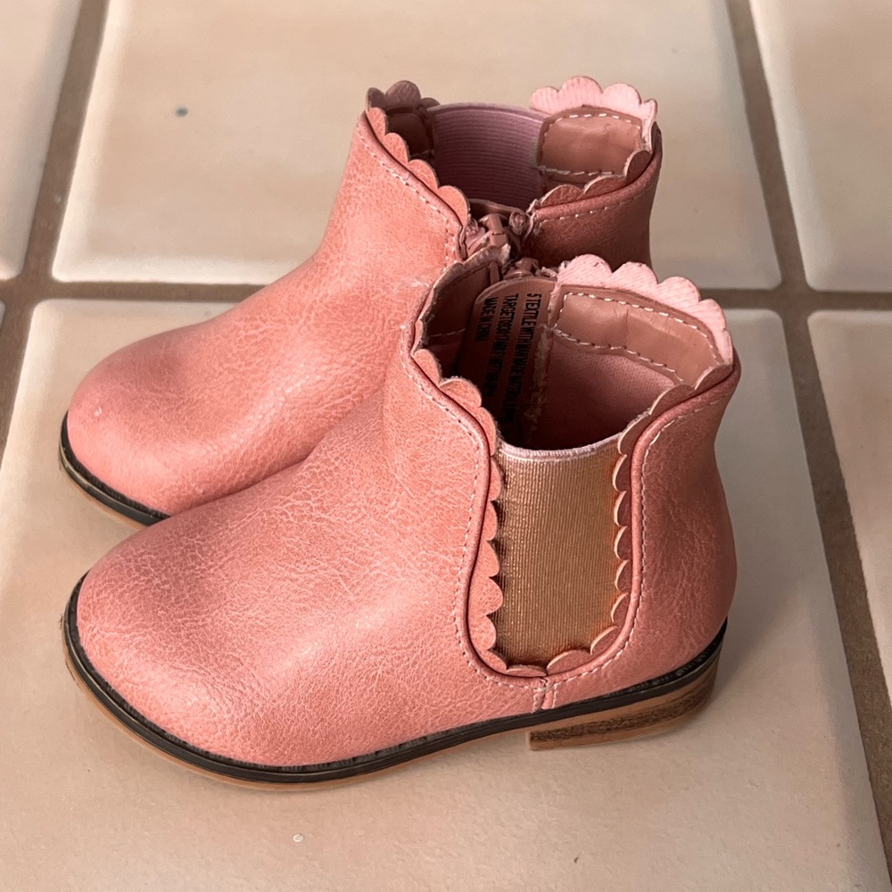Cat & Jack baby pink boots faux leather with zipper size 5